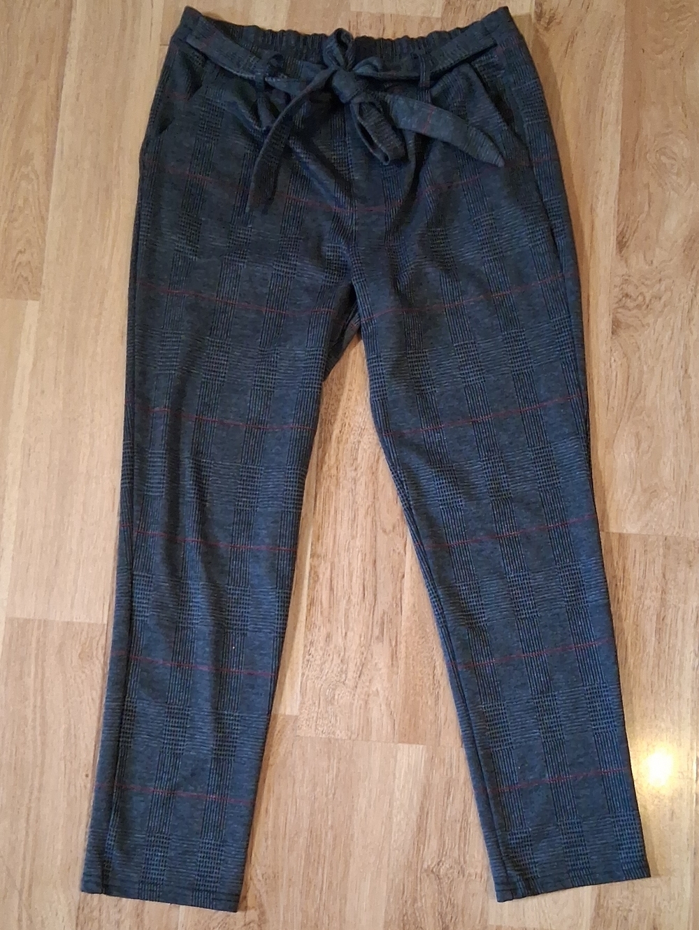 Love Tree Gray Plaid Chinos with Waist Tie